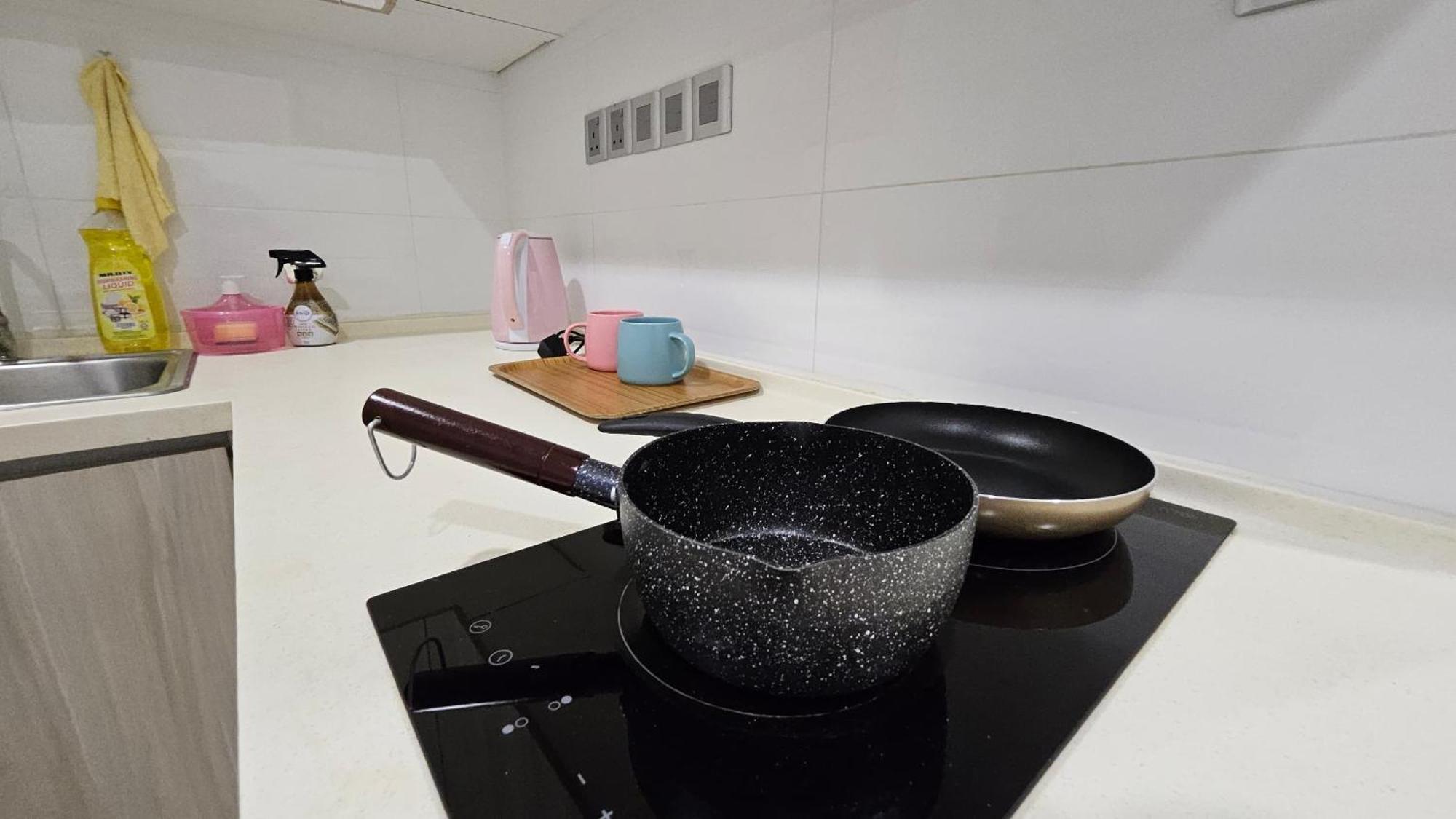Paragon Suites Studios With Private Jacuzzi Near Ciq Rts Джохор-Бару Экстерьер фото