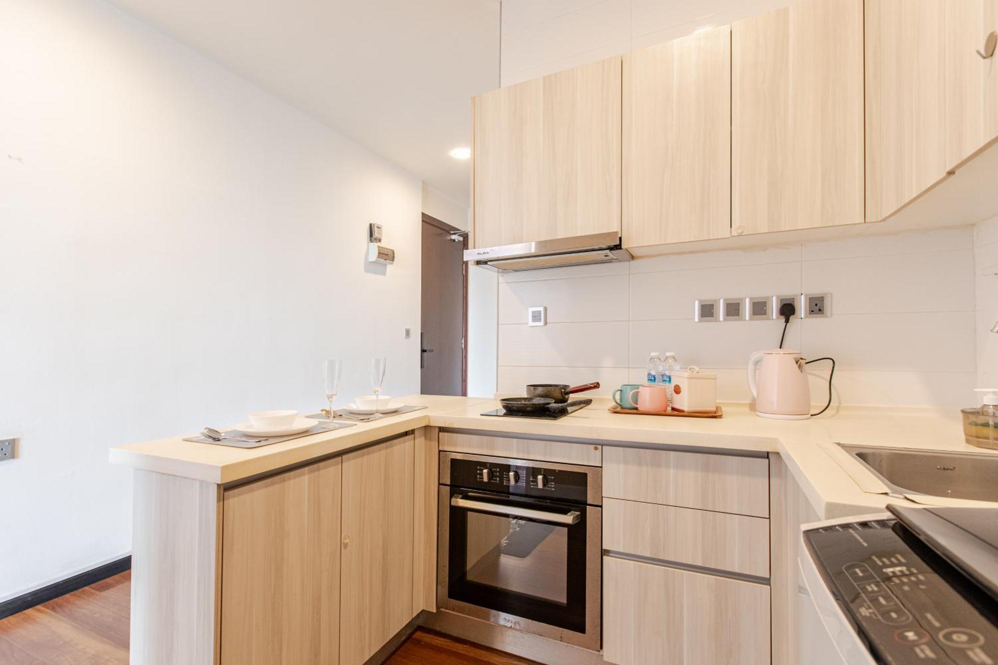 Paragon Suites Studios With Private Jacuzzi Near Ciq Rts Джохор-Бару Экстерьер фото